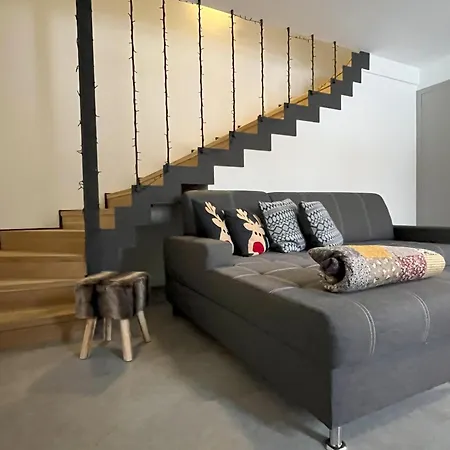 Apartment I&n *