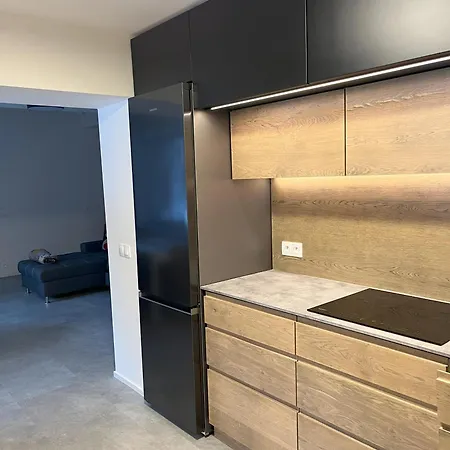 I&n Apartment *